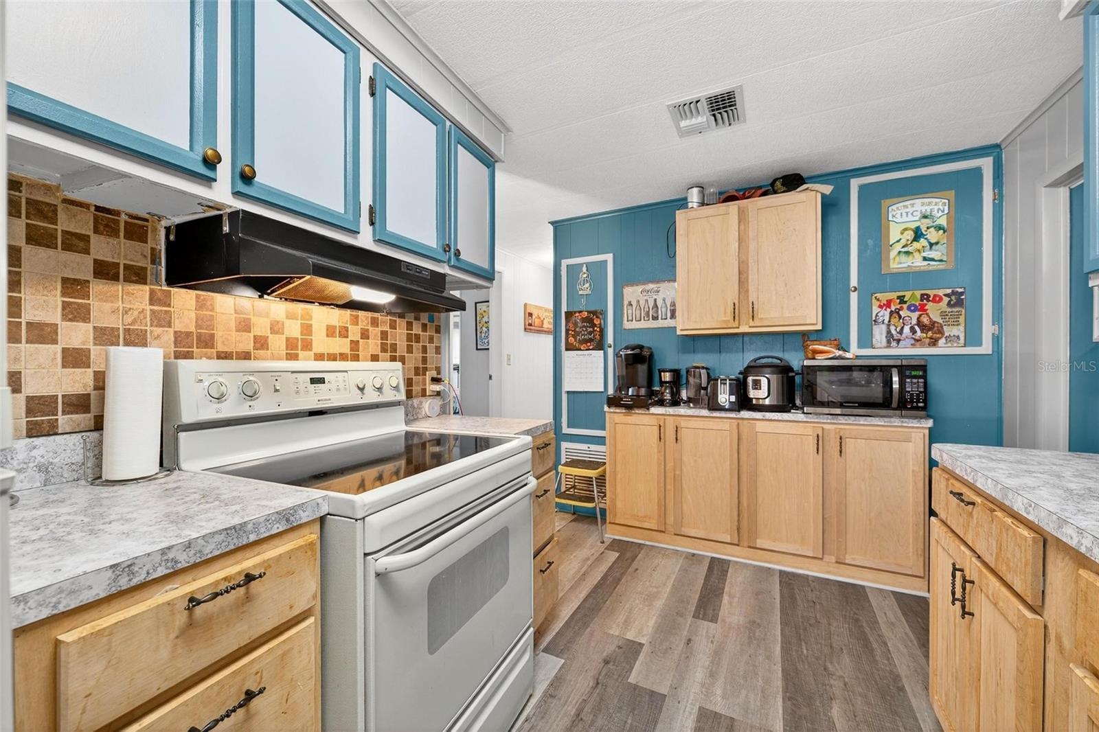 Image 12 of 81 For 115 Tropical Lane