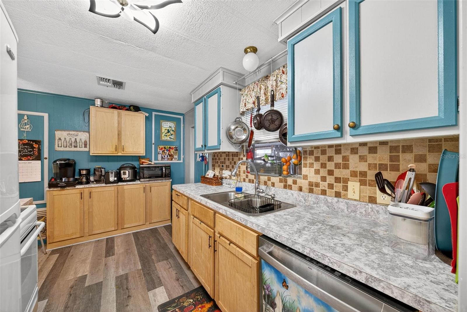 Image 13 of 81 For 115 Tropical Lane