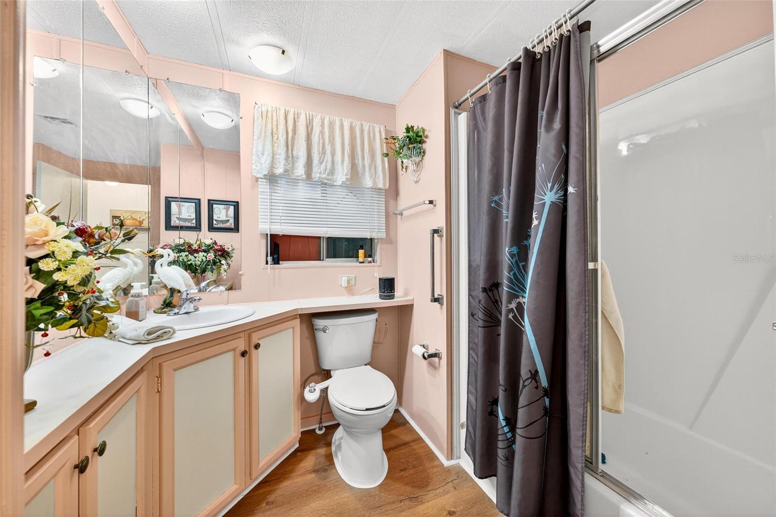 Image 28 of 81 For 115 Tropical Lane