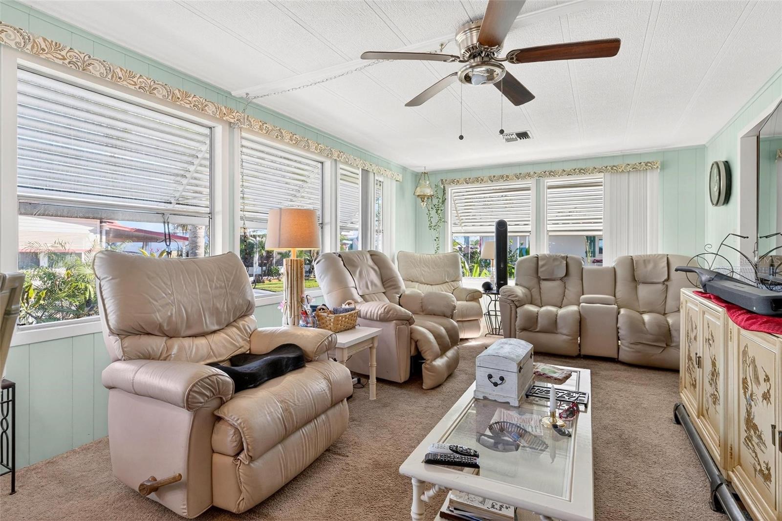 Image 5 of 81 For 115 Tropical Lane