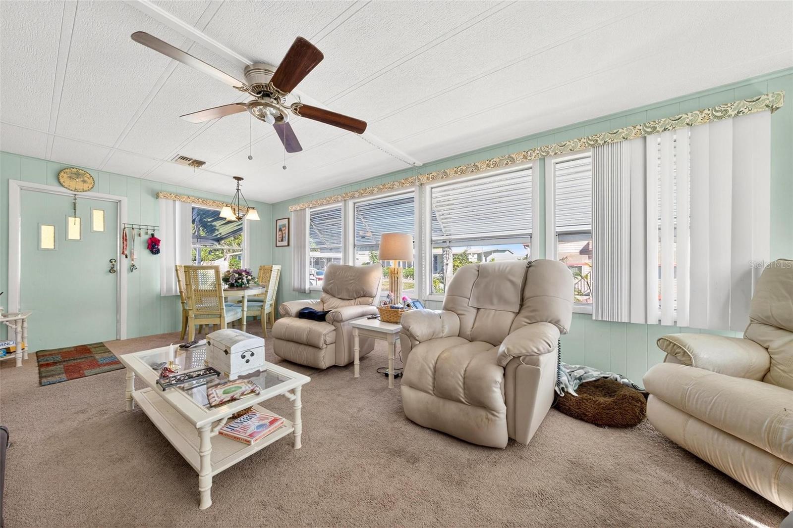 Image 6 of 81 For 115 Tropical Lane