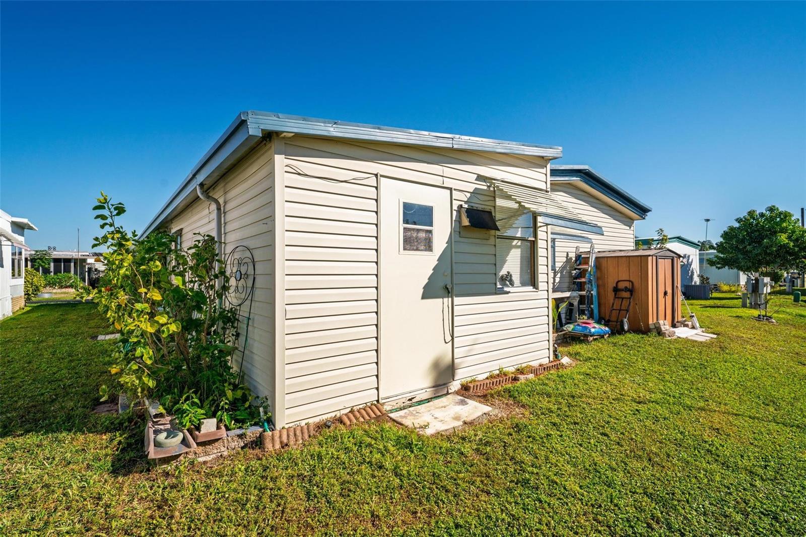 Image 61 of 81 For 115 Tropical Lane