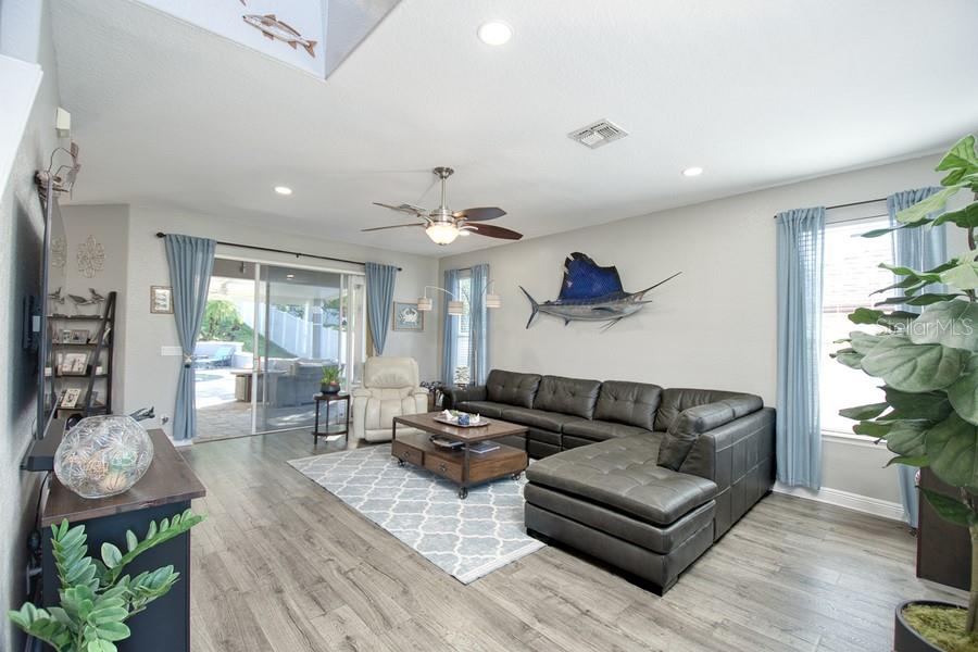 Image 10 of 49 For 11129 Oakshore Lane