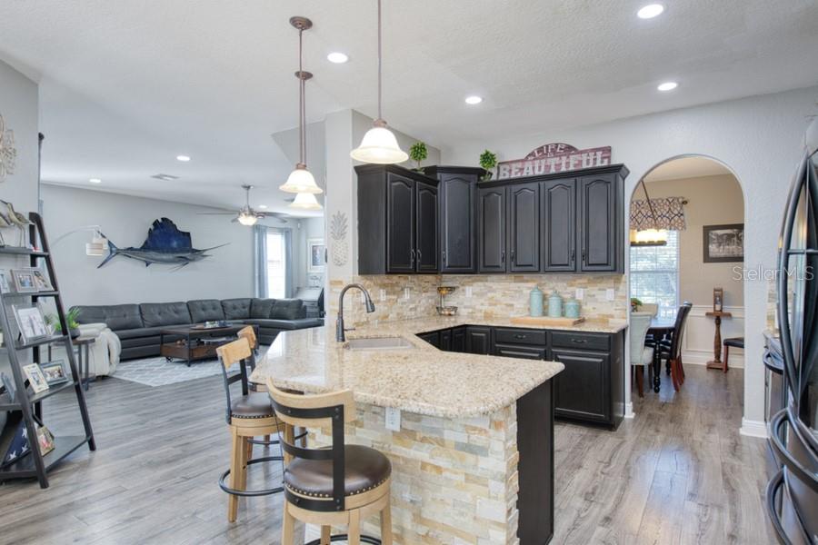 Image 17 of 49 For 11129 Oakshore Lane