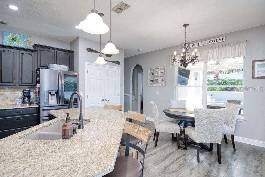 Image 18 of 49 For 11129 Oakshore Lane