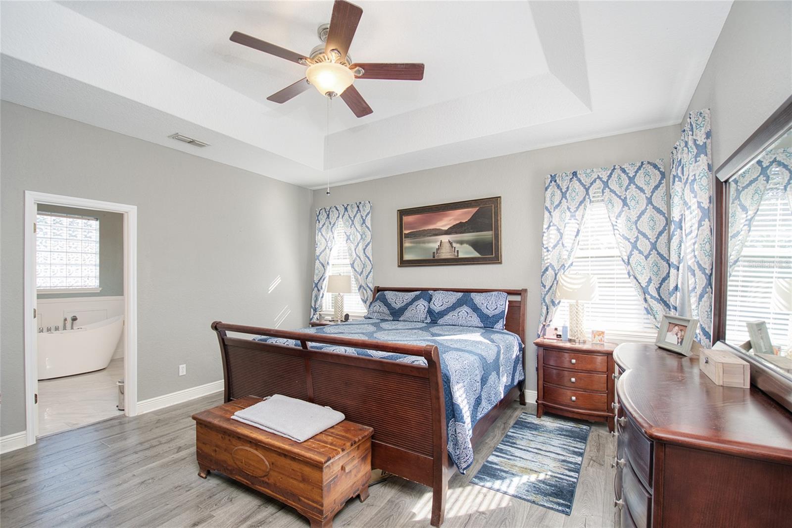 Image 19 of 49 For 11129 Oakshore Lane