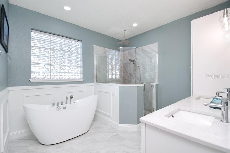 Image 23 of 49 For 11129 Oakshore Lane