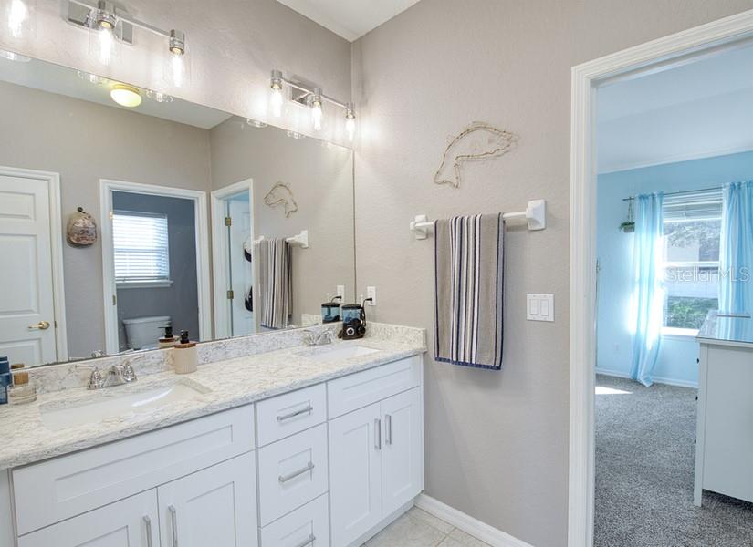 Image 28 of 49 For 11129 Oakshore Lane