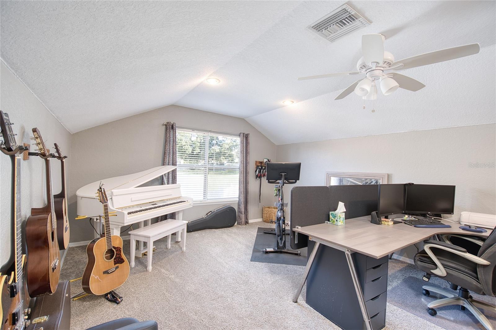 Image 32 of 49 For 11129 Oakshore Lane