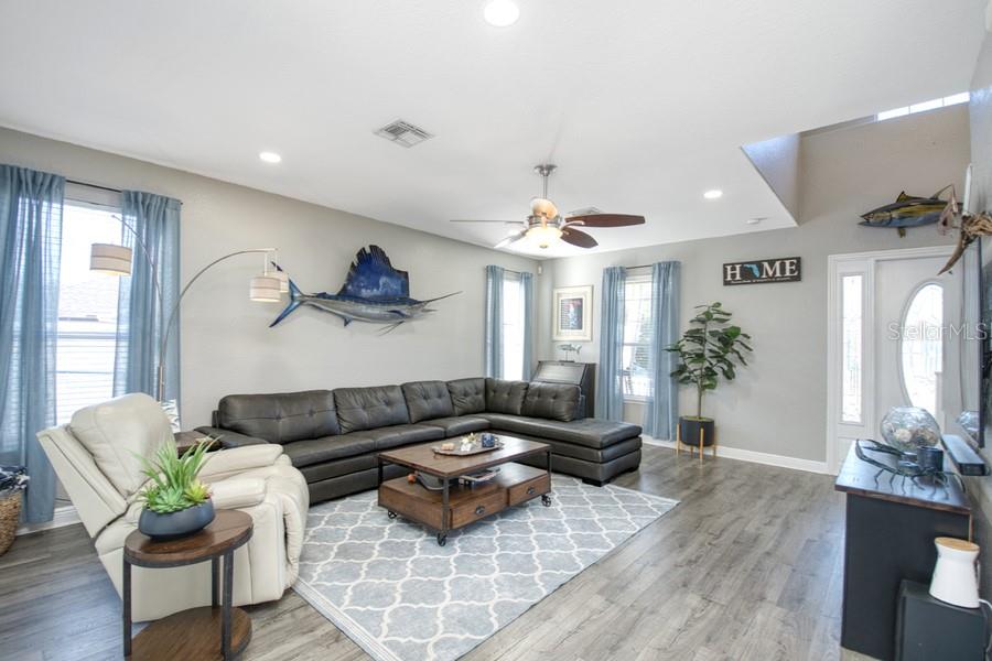 Image 9 of 49 For 11129 Oakshore Lane