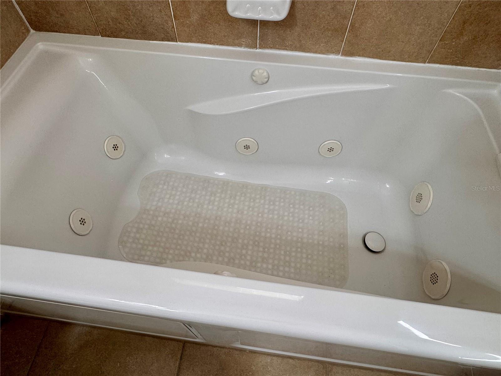 Image 20 of 30 For 2693 Persimmon Loop