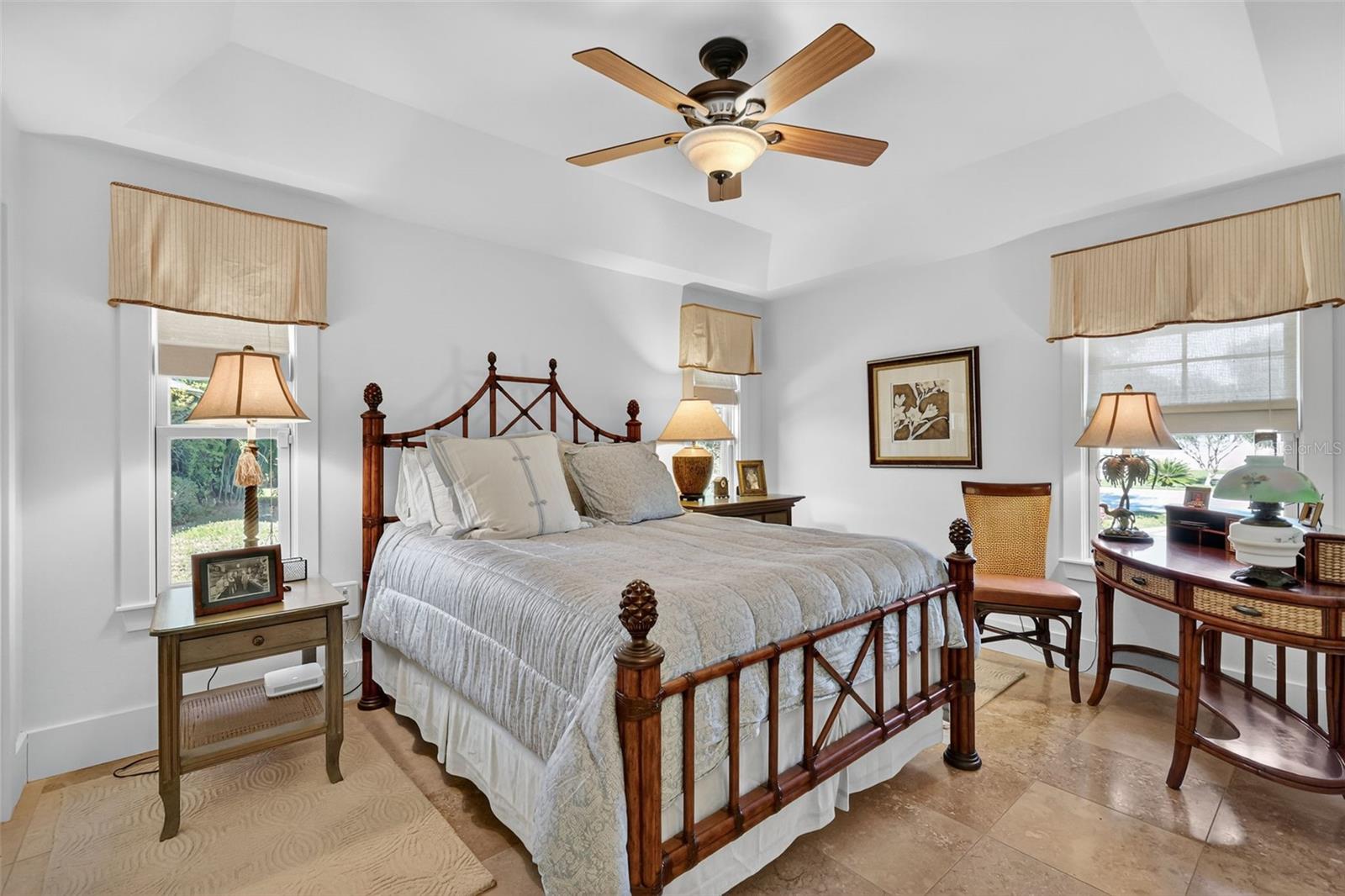 Image 18 of 36 For 5426 Twin Palms Road