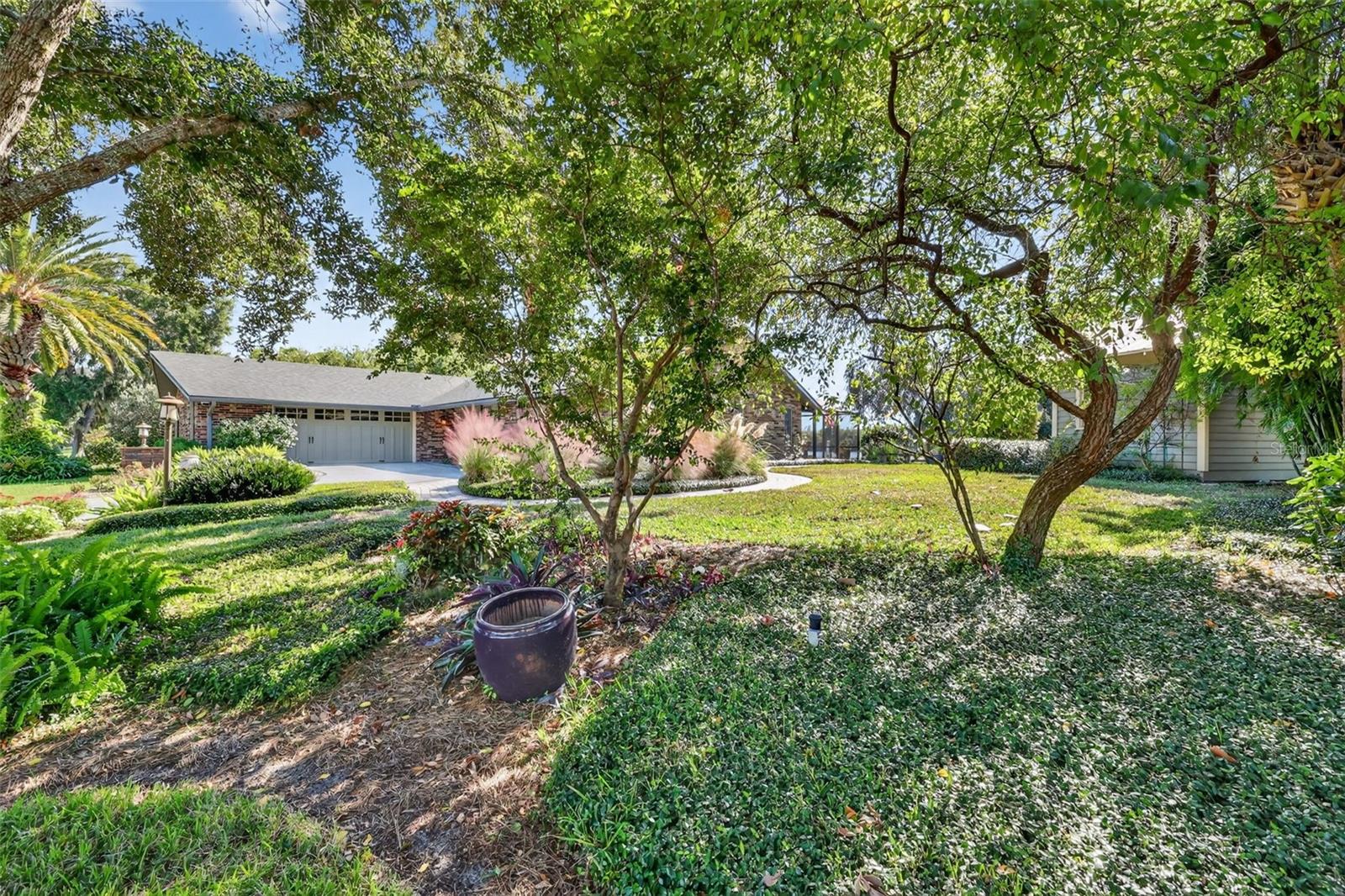 Image 27 of 36 For 5426 Twin Palms Road