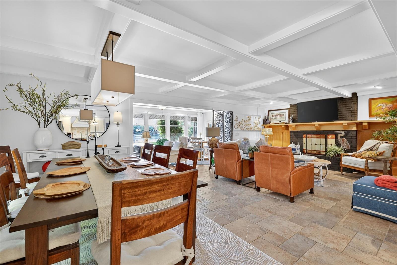 Image 4 of 36 For 5426 Twin Palms Road