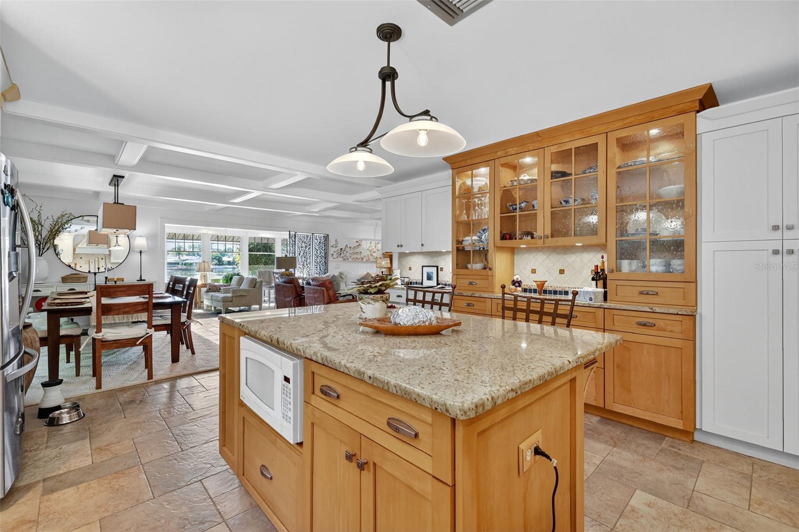 Image 7 of 36 For 5426 Twin Palms Road