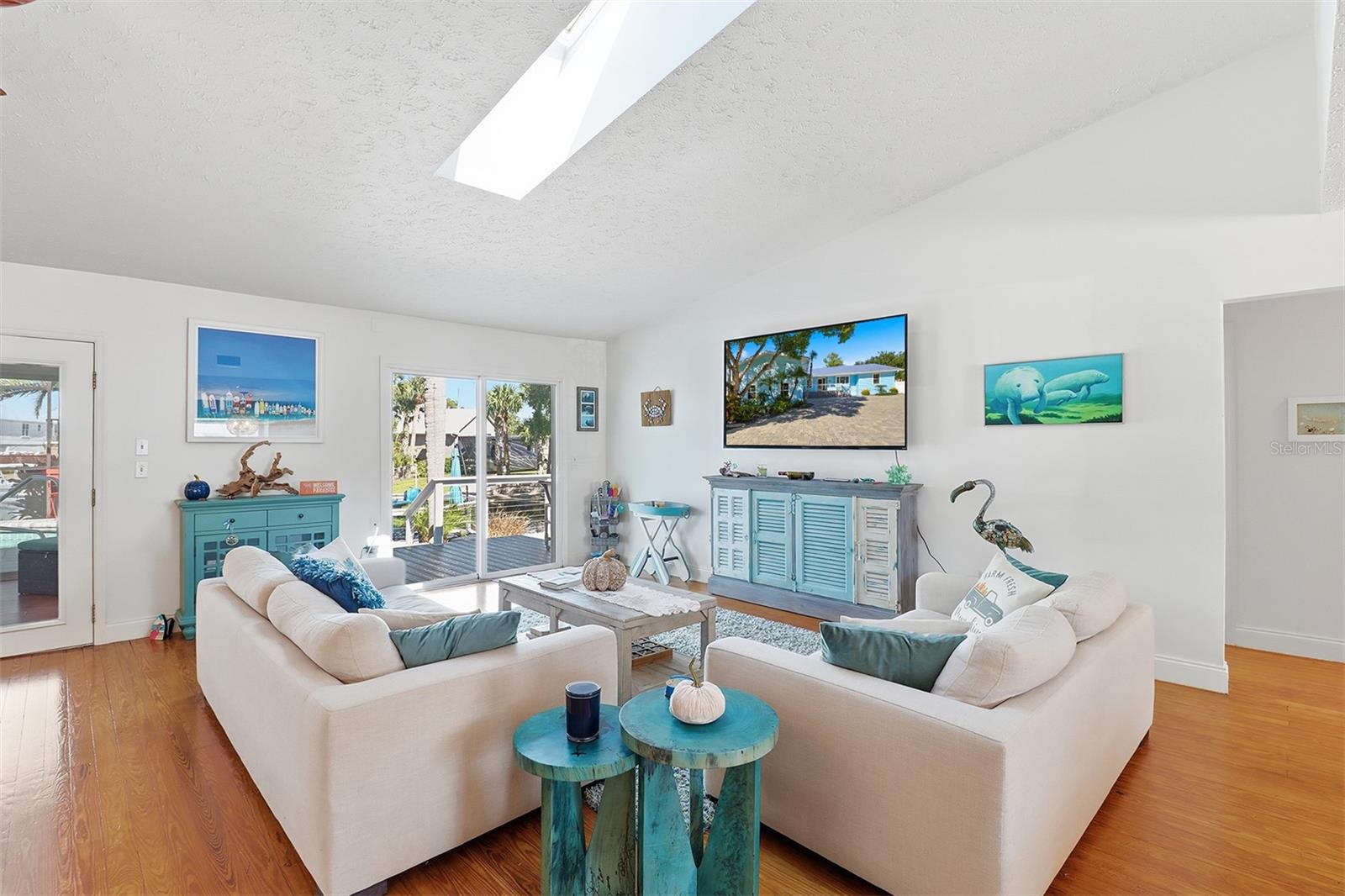 Image 2 of 70 For 105 2nd Place