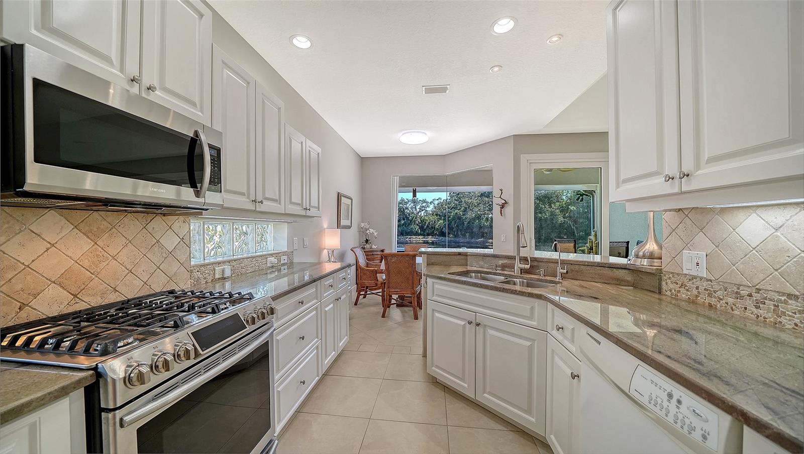 Image 22 of 70 For 8208 Nice Way