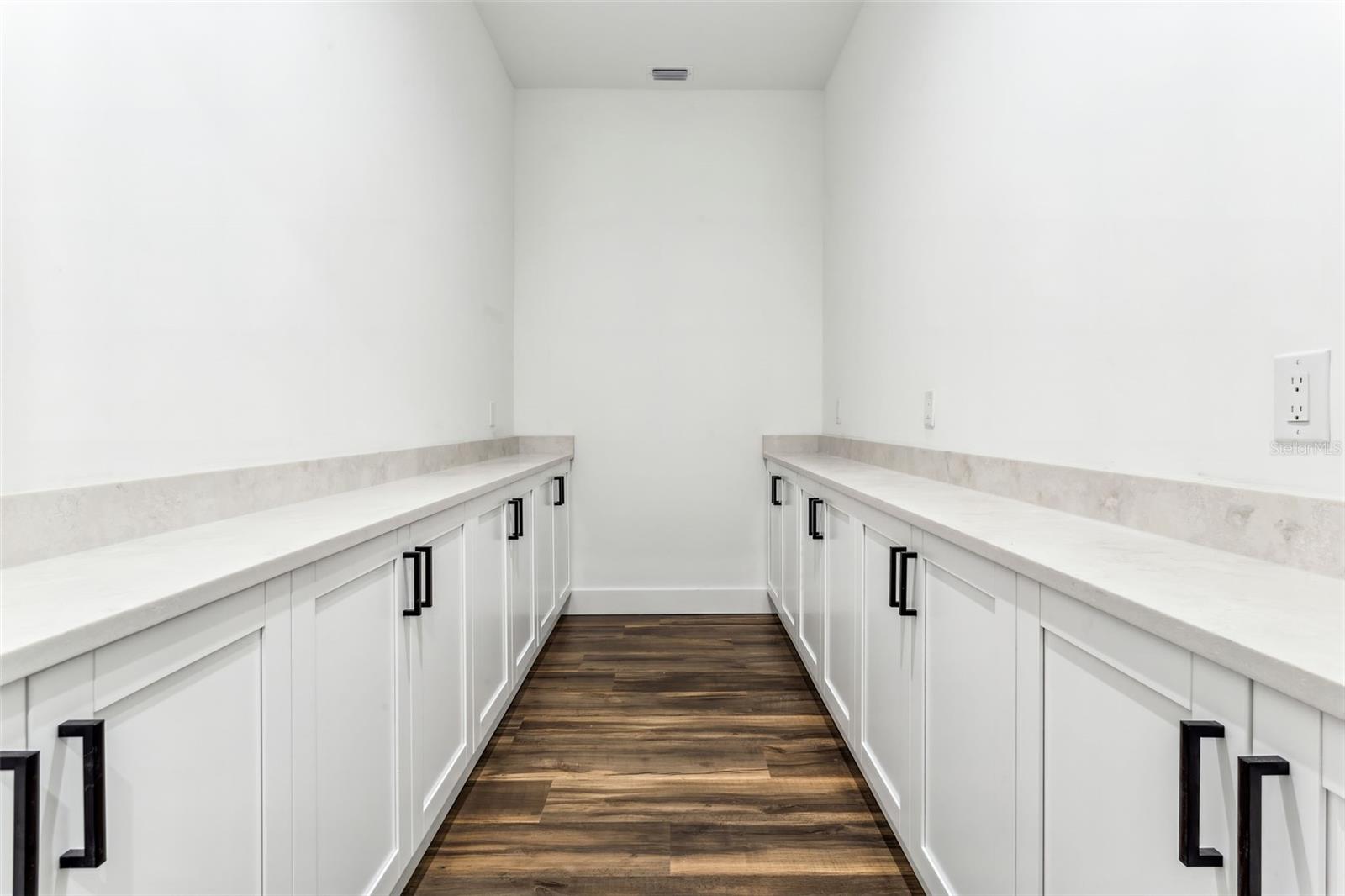 Image 24 of 54 For 7501 Sherrill Street