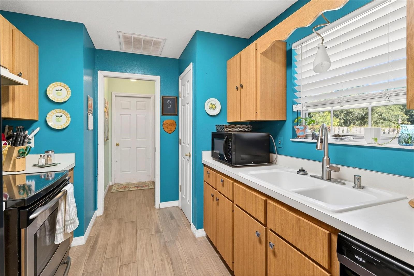 Image 14 of 56 For 34220 Black Bass Circle