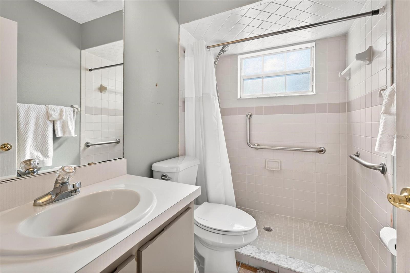 Image 32 of 56 For 34220 Black Bass Circle