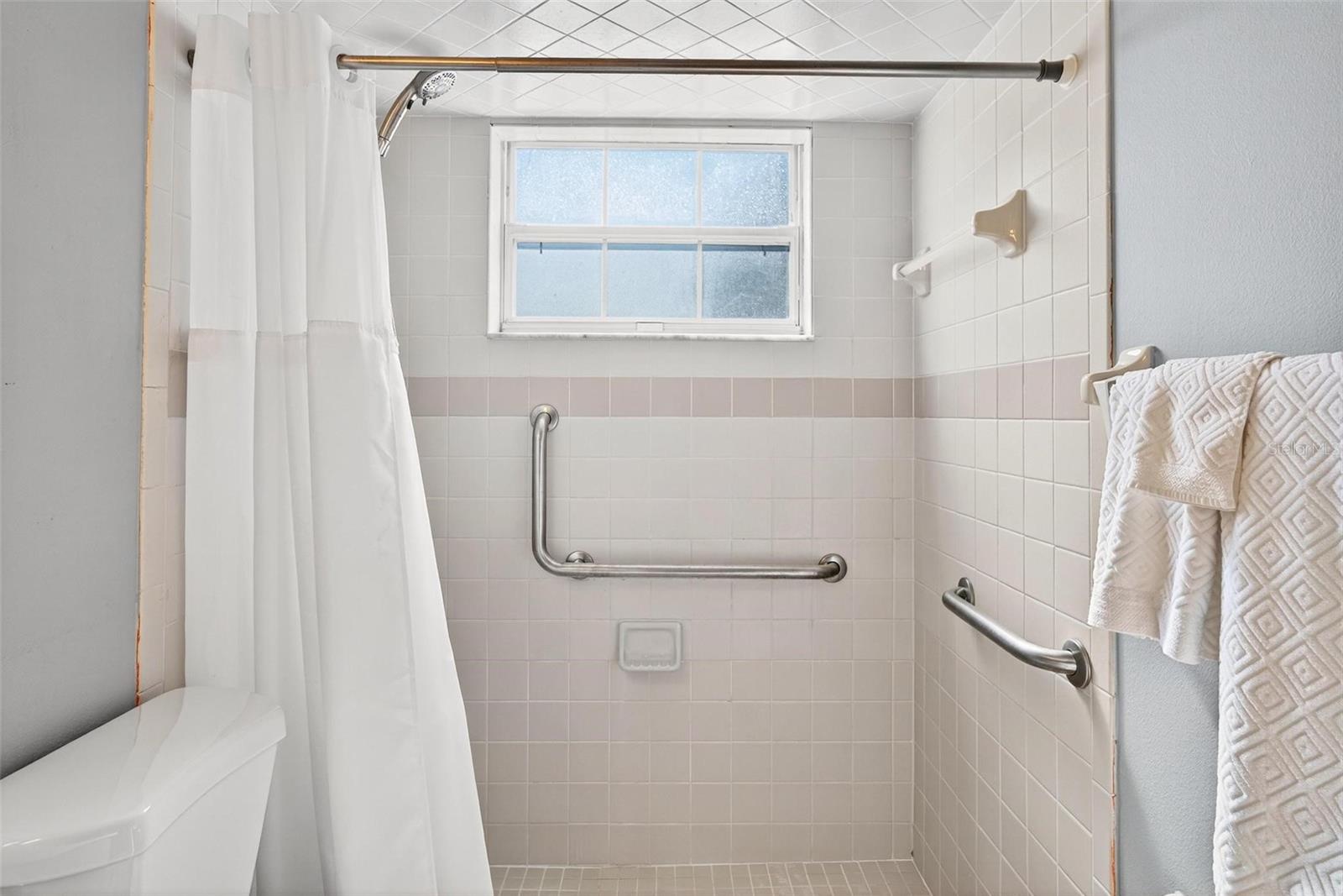 Image 33 of 56 For 34220 Black Bass Circle