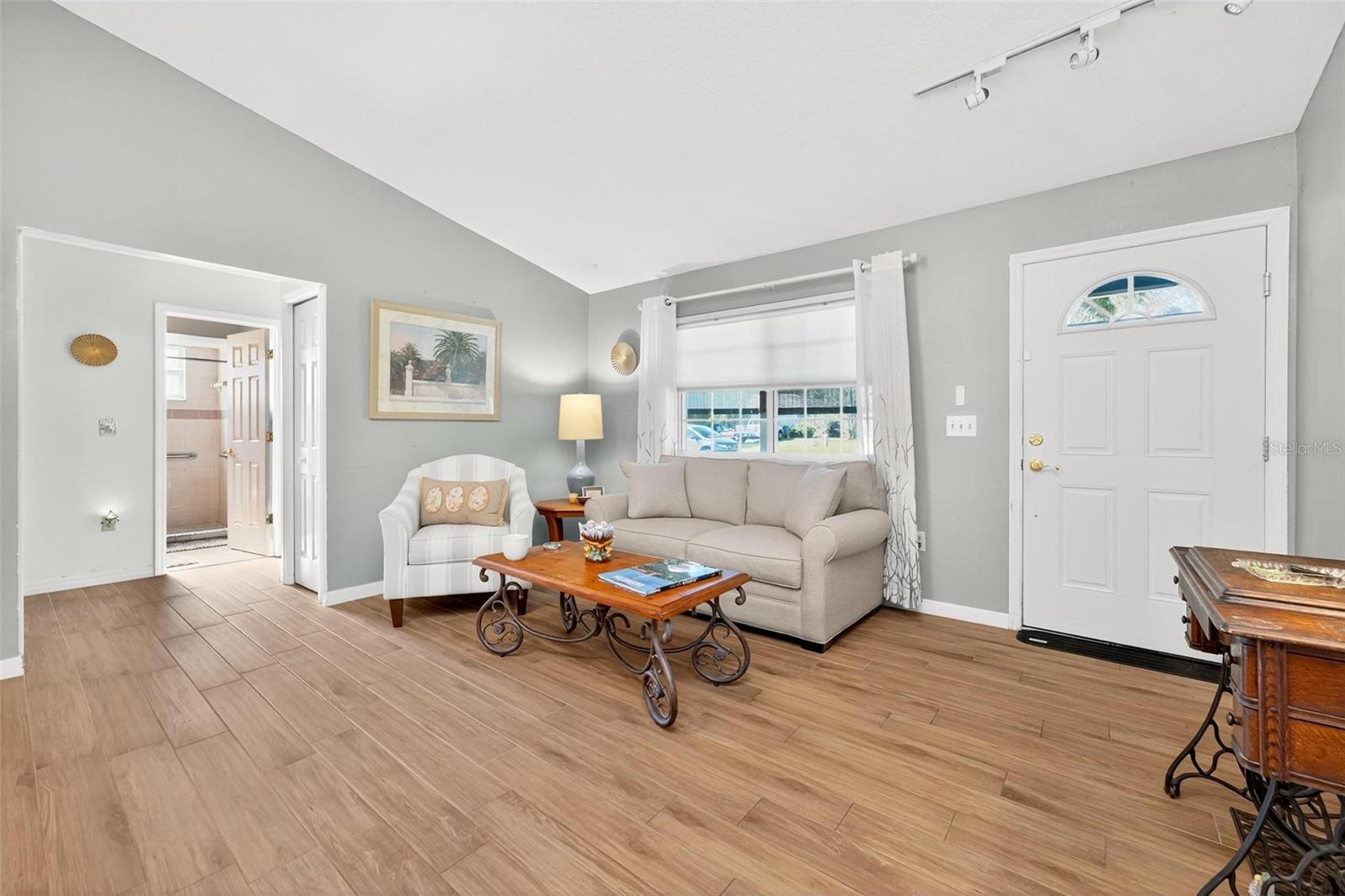 Image 6 of 56 For 34220 Black Bass Circle