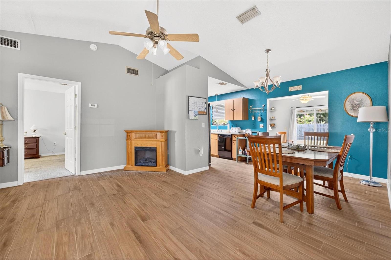 Image 9 of 56 For 34220 Black Bass Circle