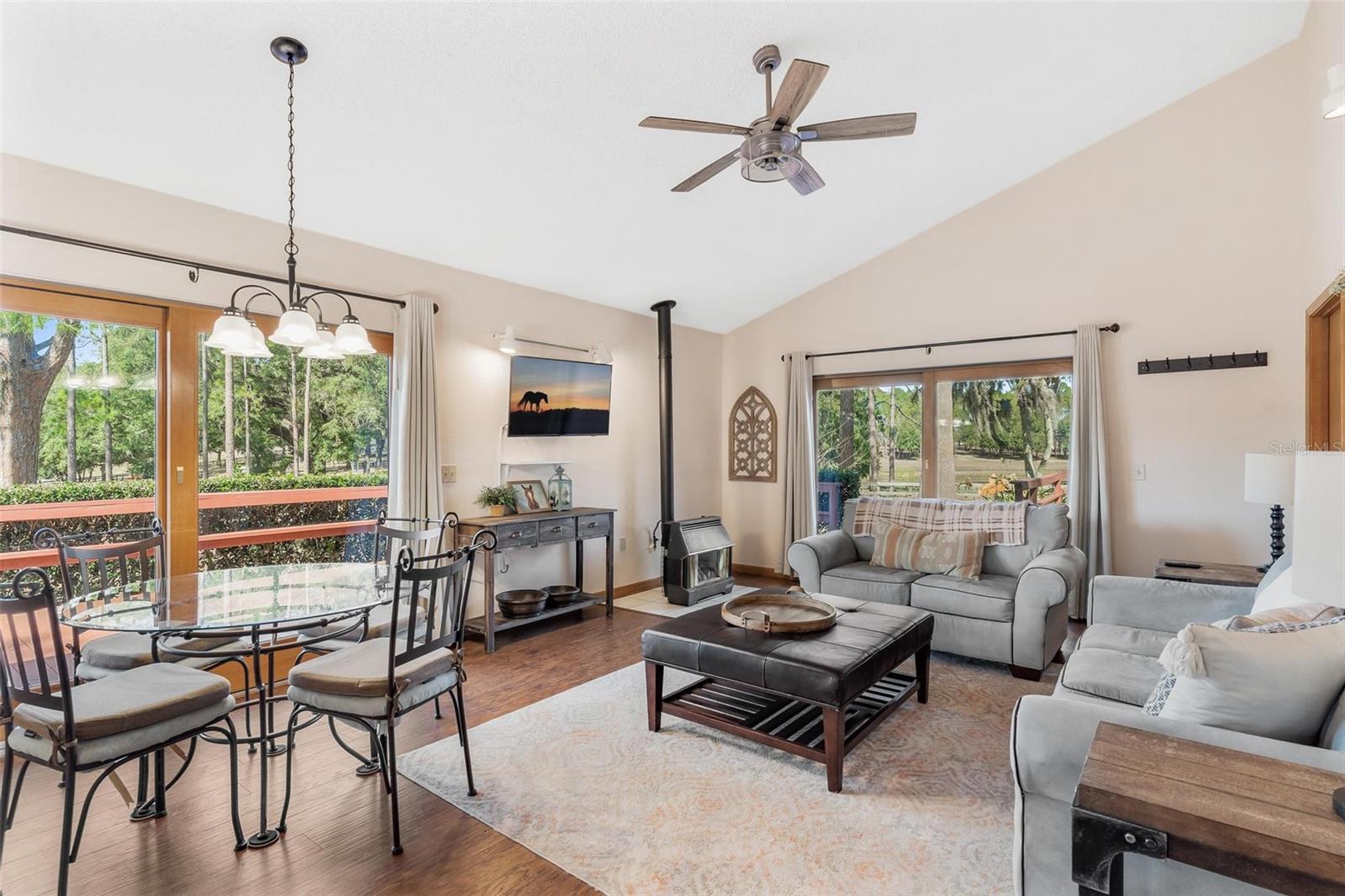 Image 11 of 78 For 42645 Altoona Road