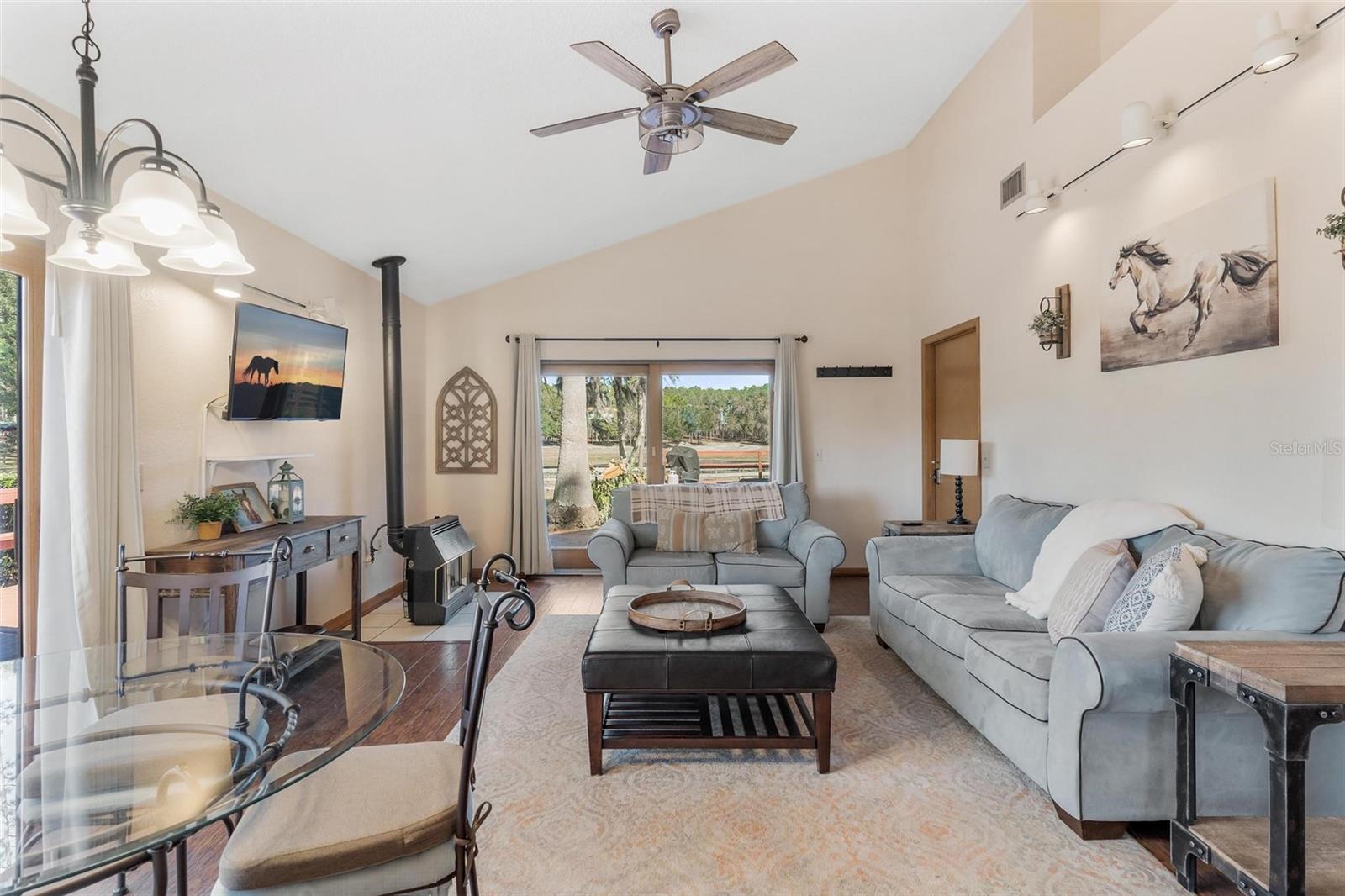 Image 14 of 78 For 42645 Altoona Road