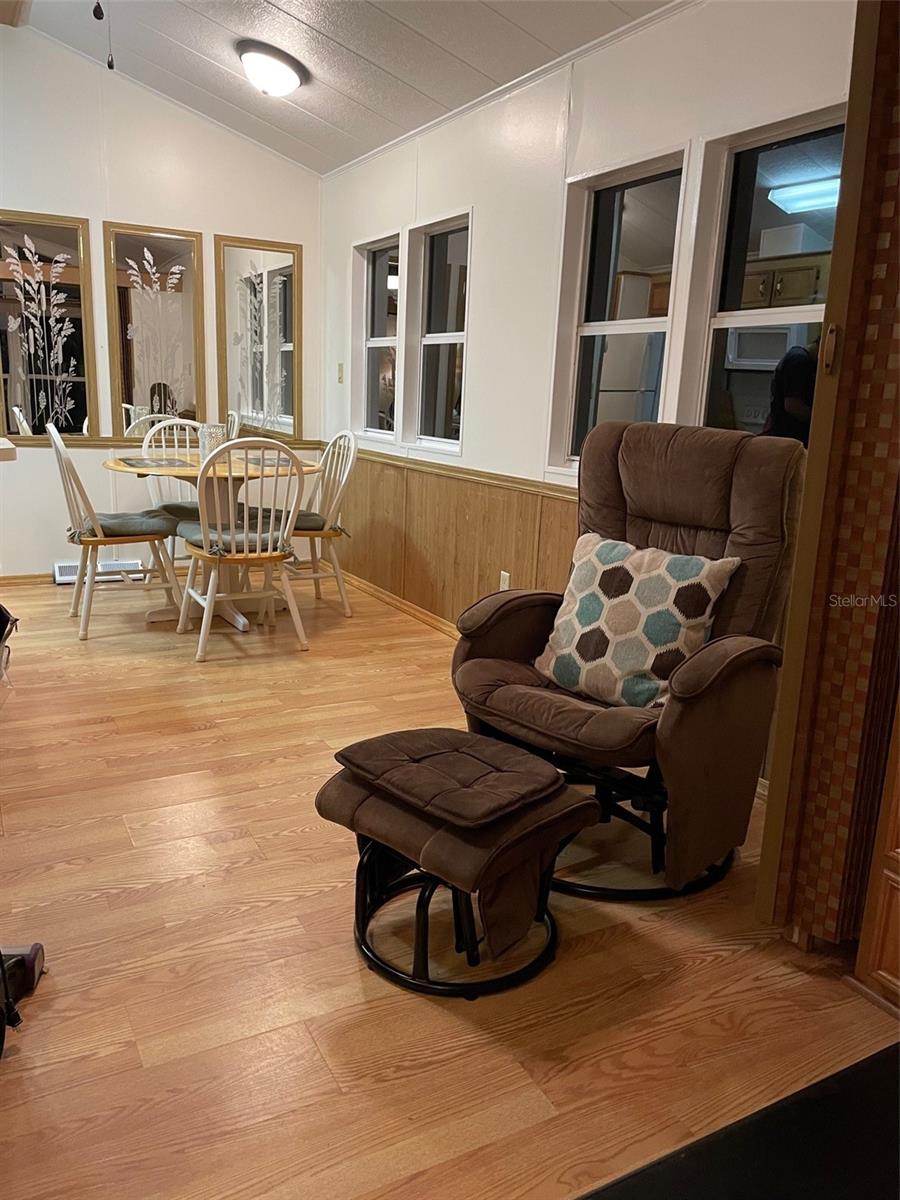 Image 52 of 78 For 42645 Altoona Road