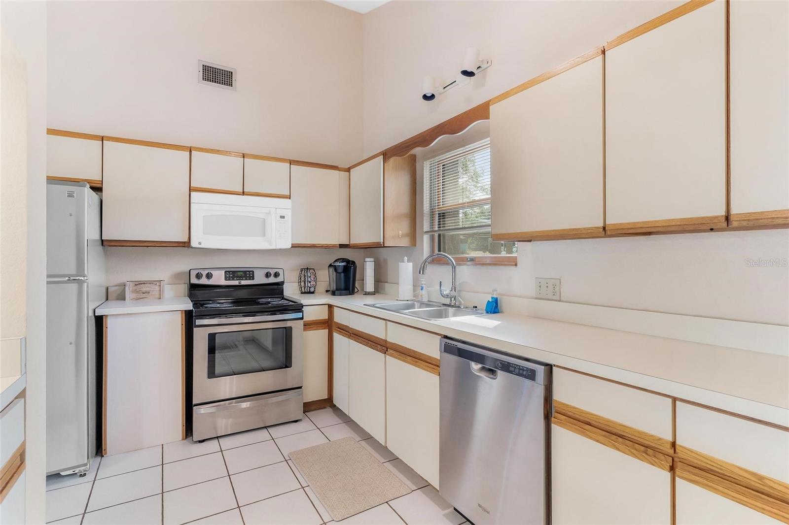 Image 9 of 78 For 42645 Altoona Road