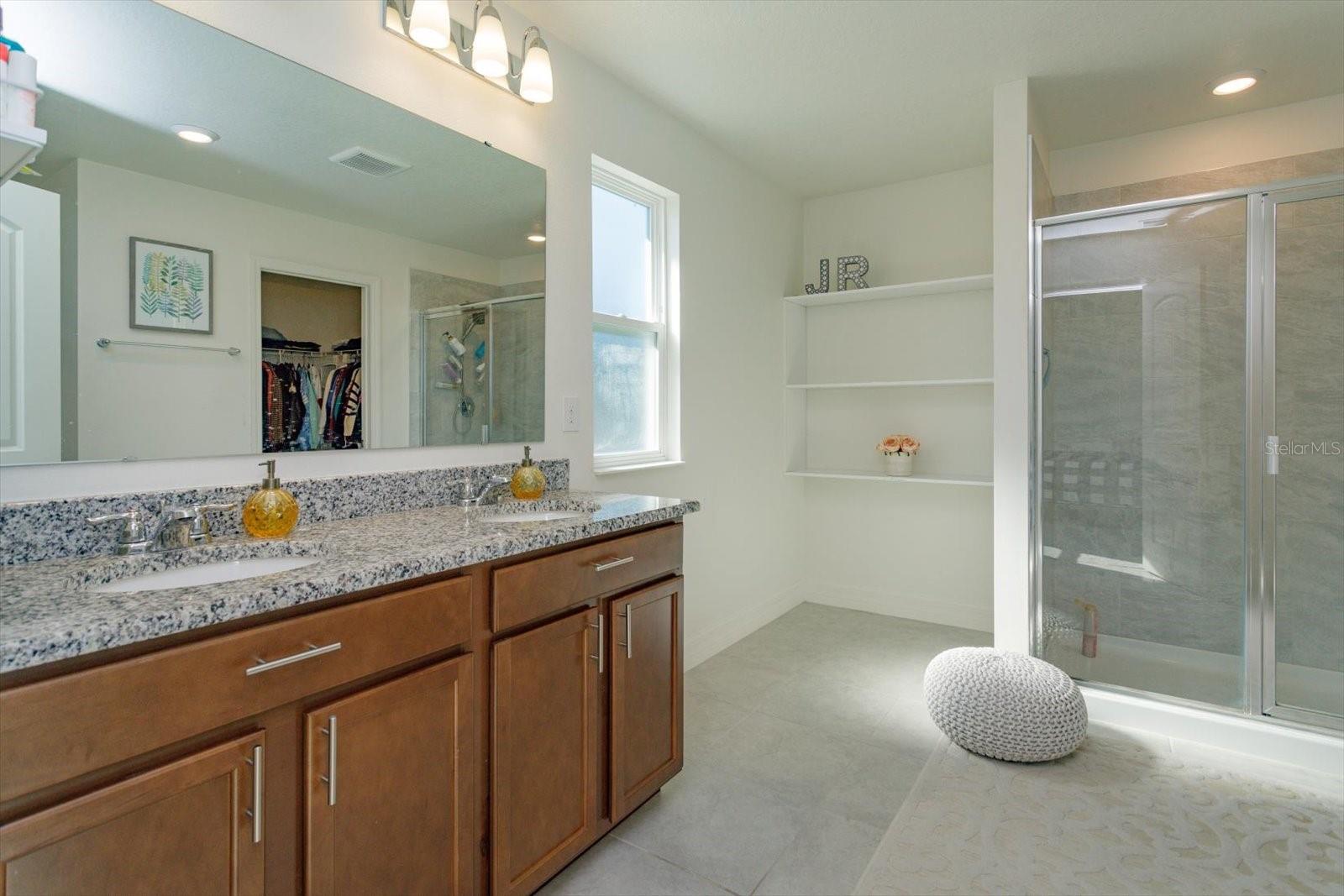 Image 14 of 28 For 1096 Papaya Circle