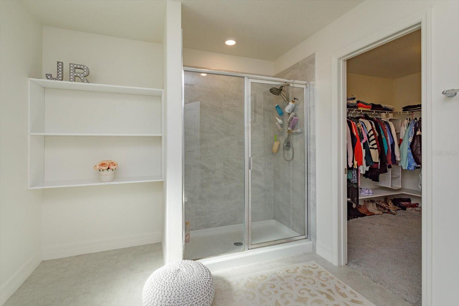 Image 15 of 28 For 1096 Papaya Circle