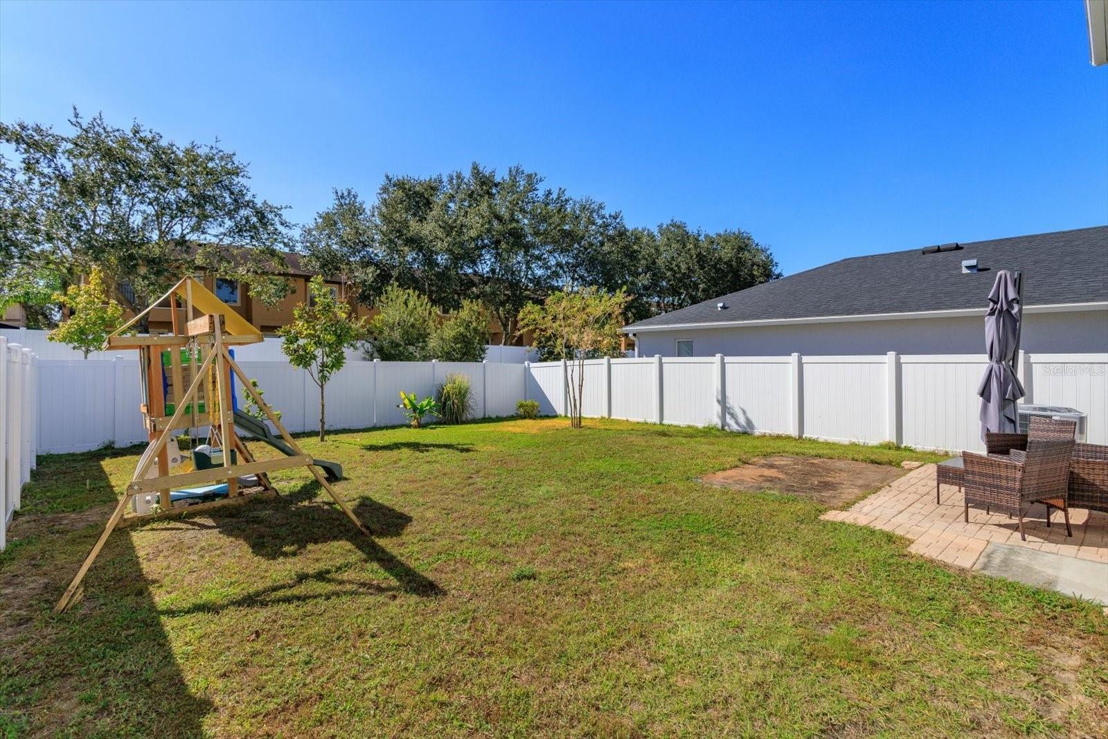 Image 24 of 28 For 1096 Papaya Circle