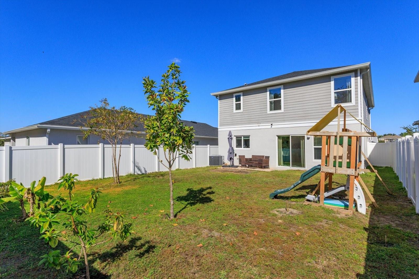 Image 25 of 28 For 1096 Papaya Circle