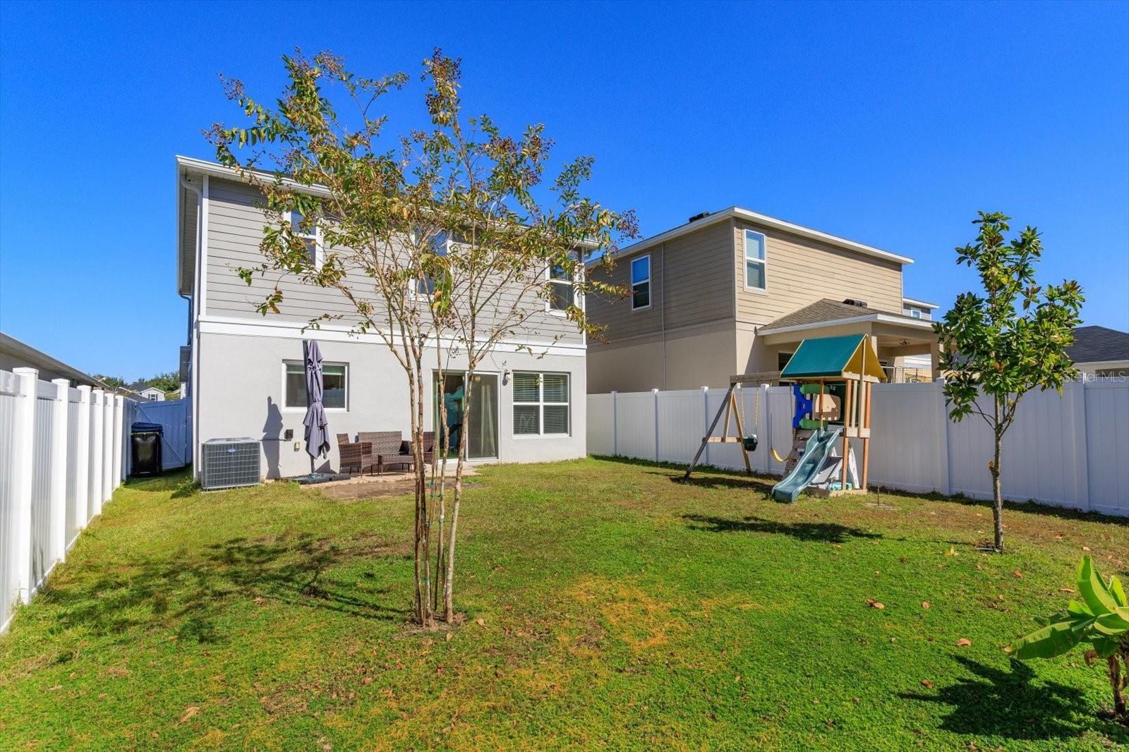 Image 26 of 28 For 1096 Papaya Circle