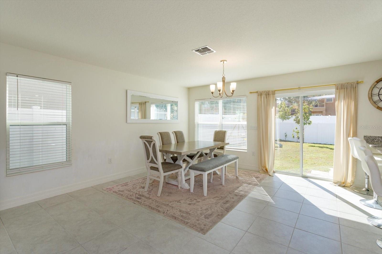 Image 9 of 28 For 1096 Papaya Circle