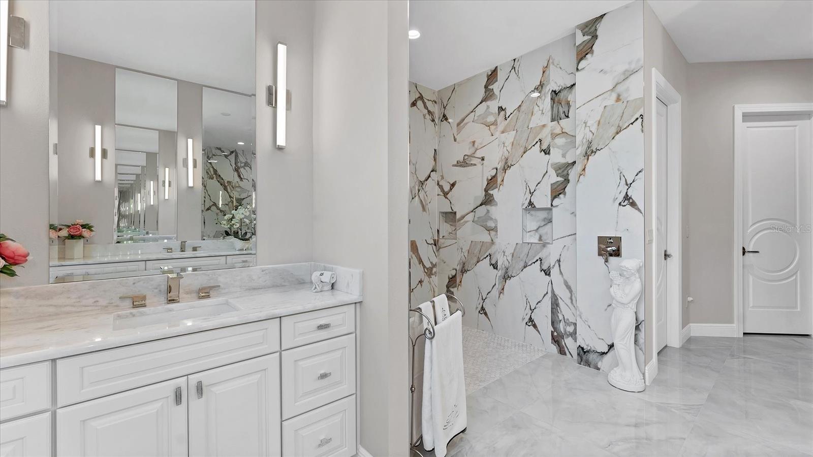 Image 19 of 54 For 39851 & 39855 Darlington Avenue