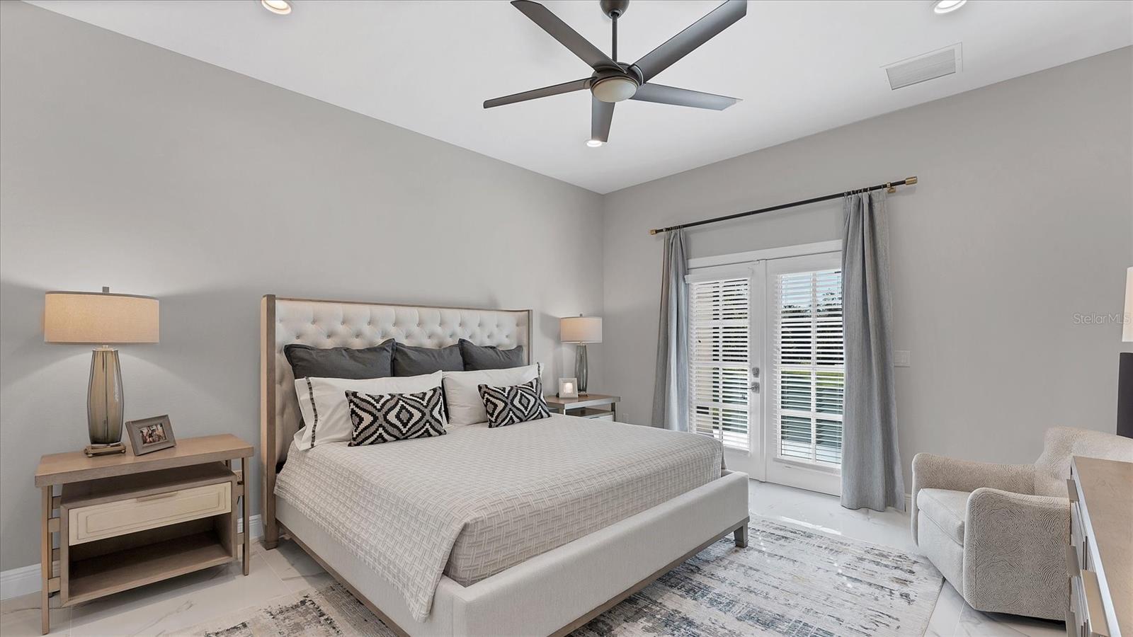 Image 38 of 54 For 39851 & 39855 Darlington Avenue