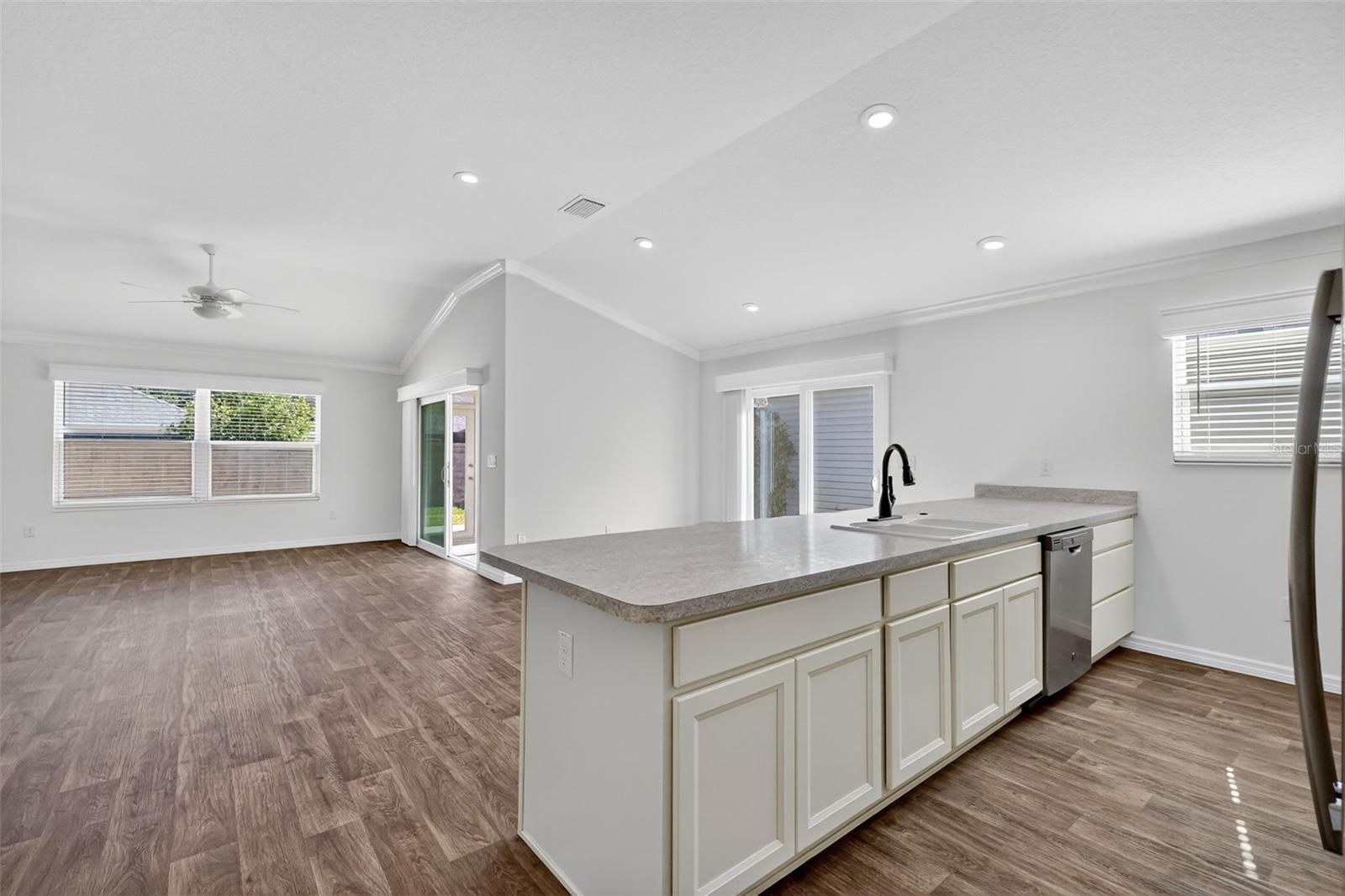 Image 10 of 44 For 944 Horton Terrace