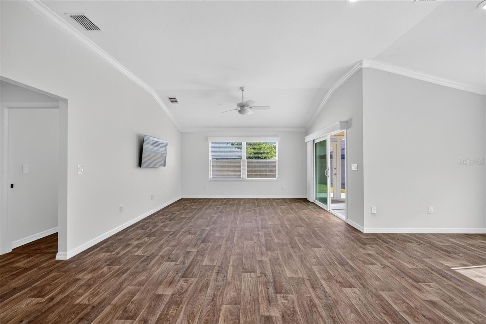 Image 16 of 44 For 944 Horton Terrace