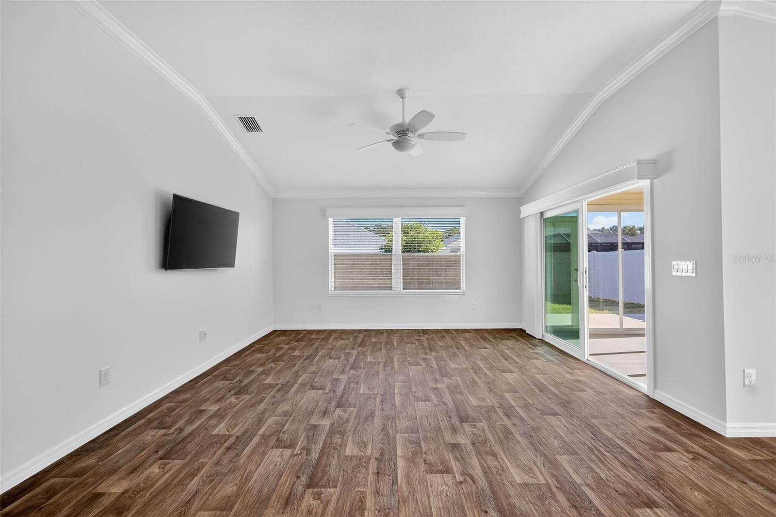 Image 17 of 44 For 944 Horton Terrace