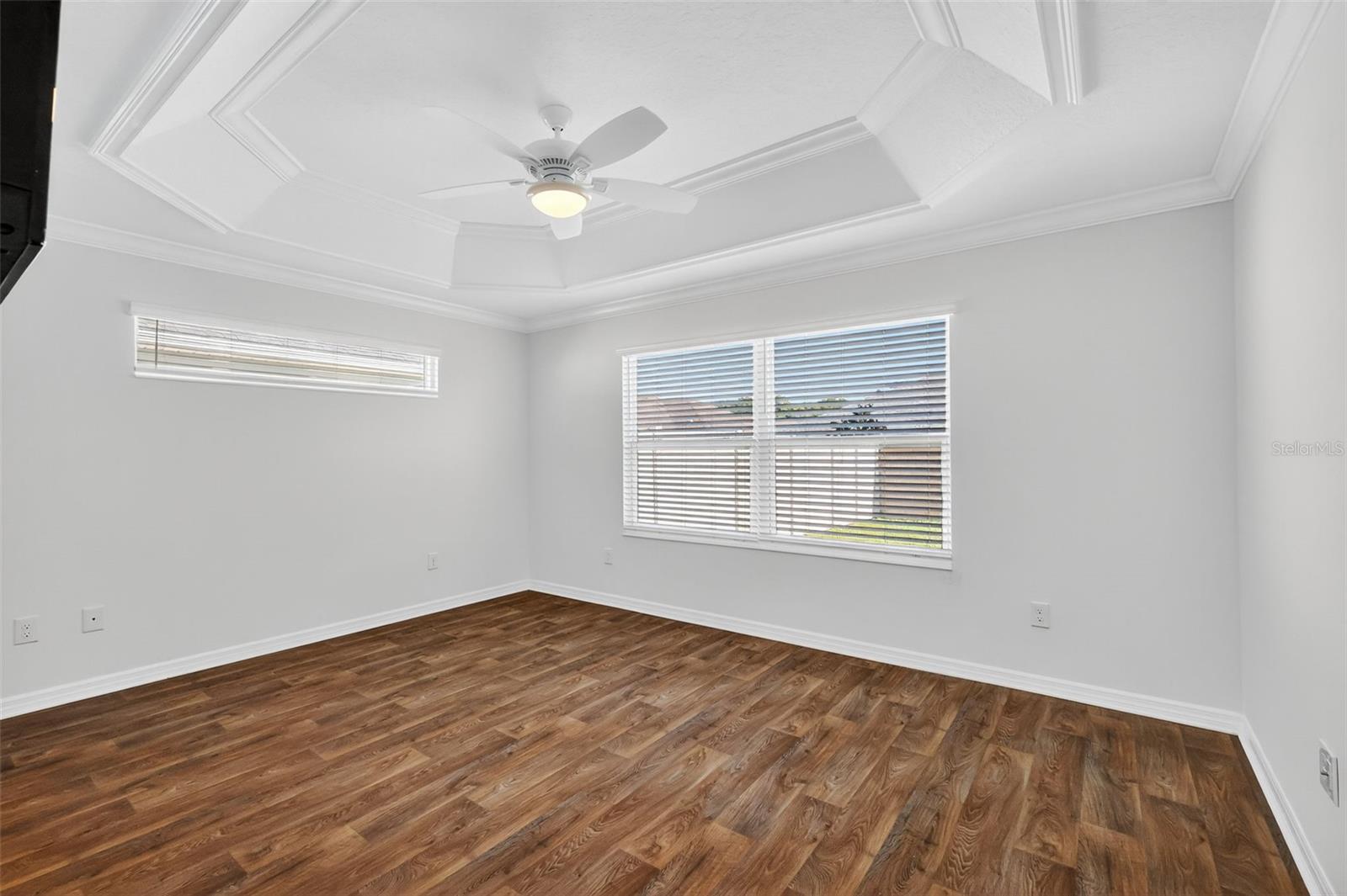 Image 19 of 44 For 944 Horton Terrace