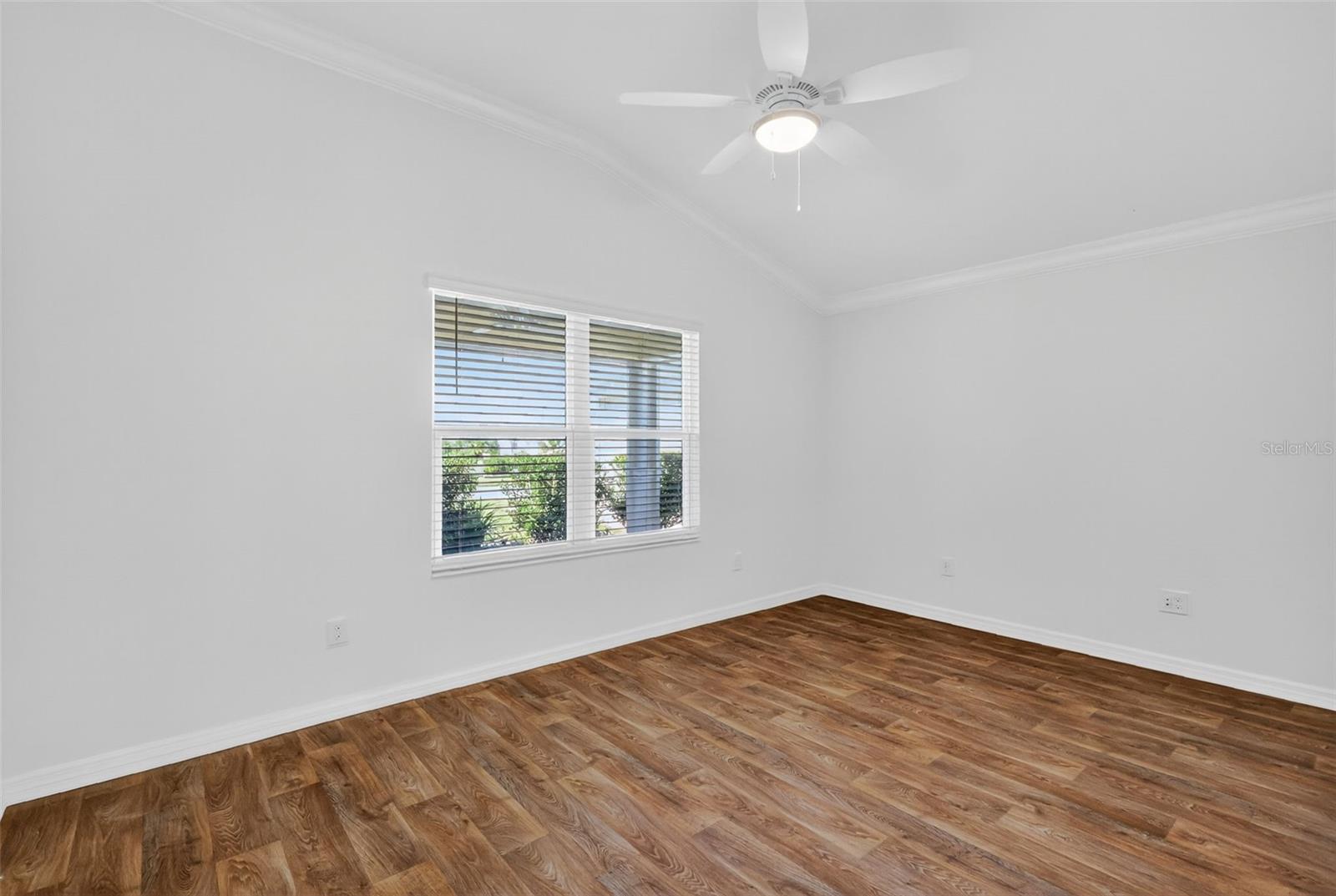 Image 25 of 44 For 944 Horton Terrace