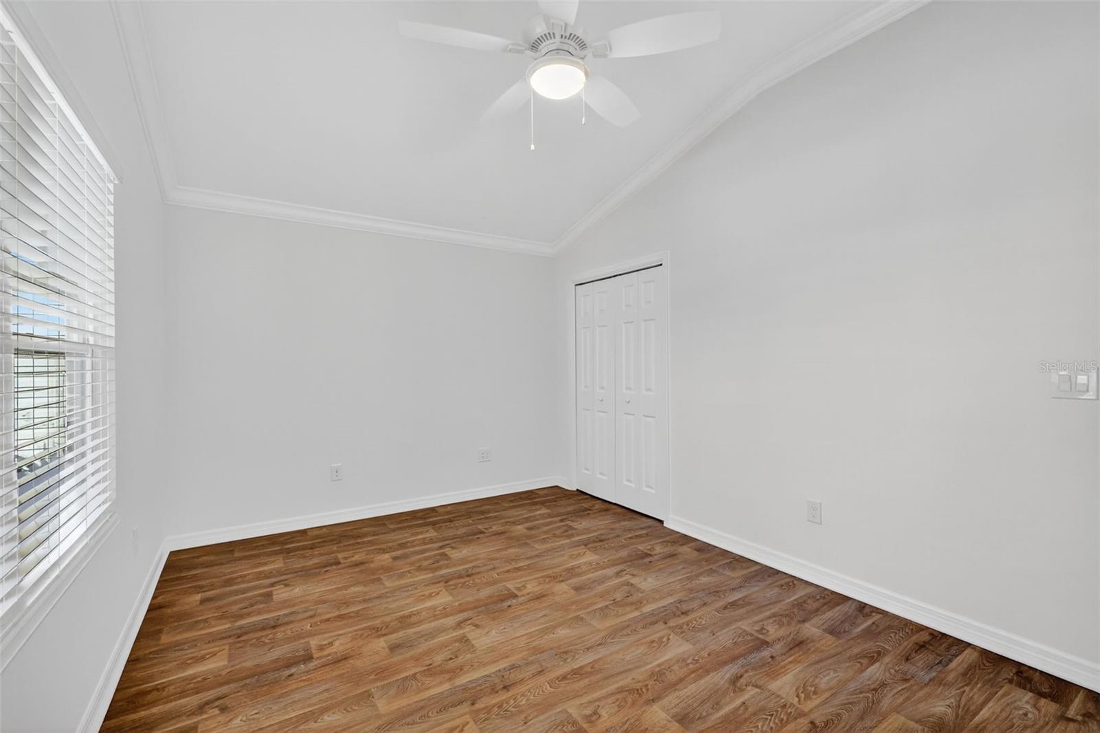 Image 26 of 44 For 944 Horton Terrace