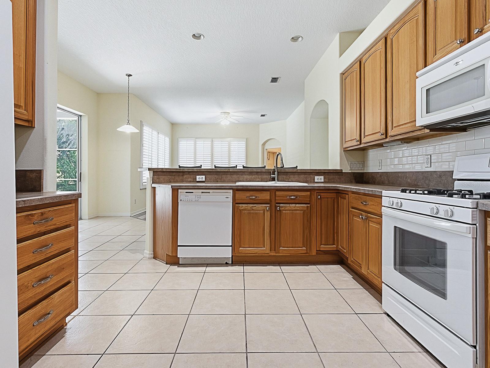 Image 8 of 37 For 3305 Baltic Sea Boulevard