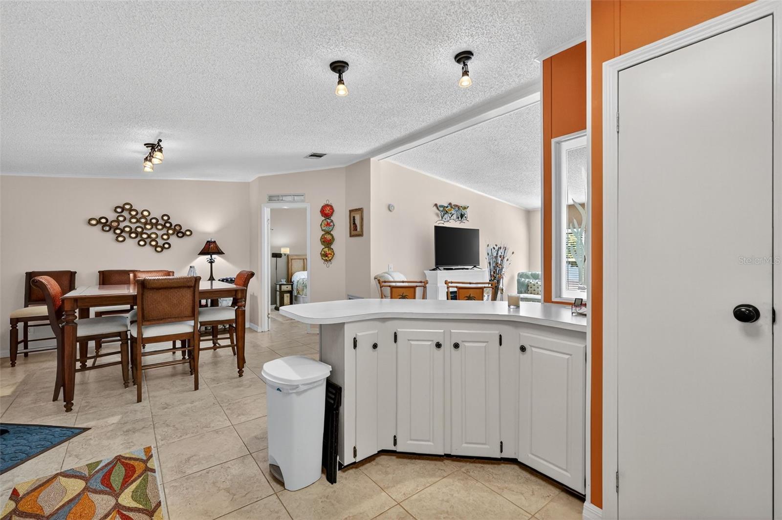 Image 7 of 28 For 5140 Desoto Way