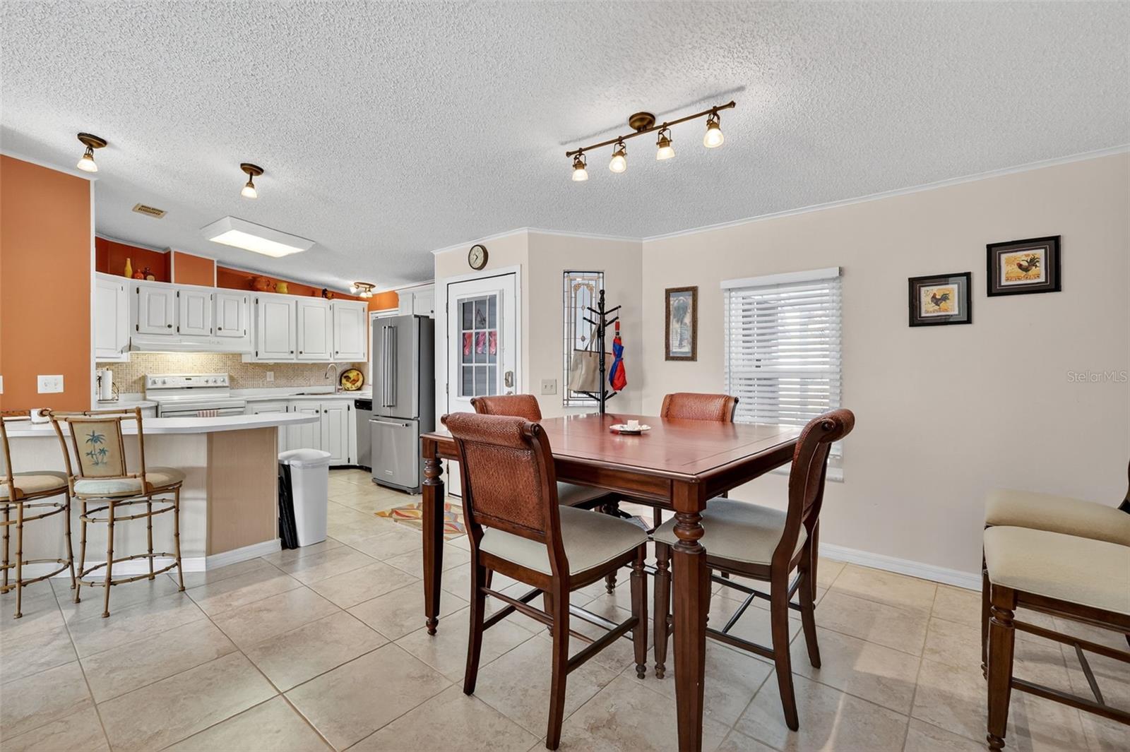 Image 8 of 28 For 5140 Desoto Way