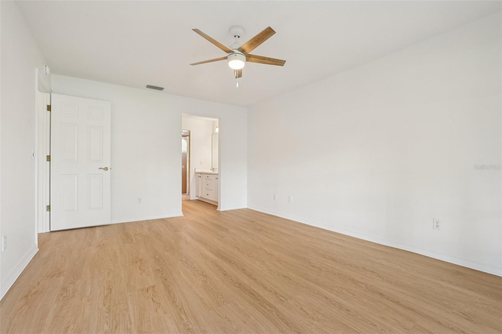 Image 23 of 50 For 512 Juniper Way