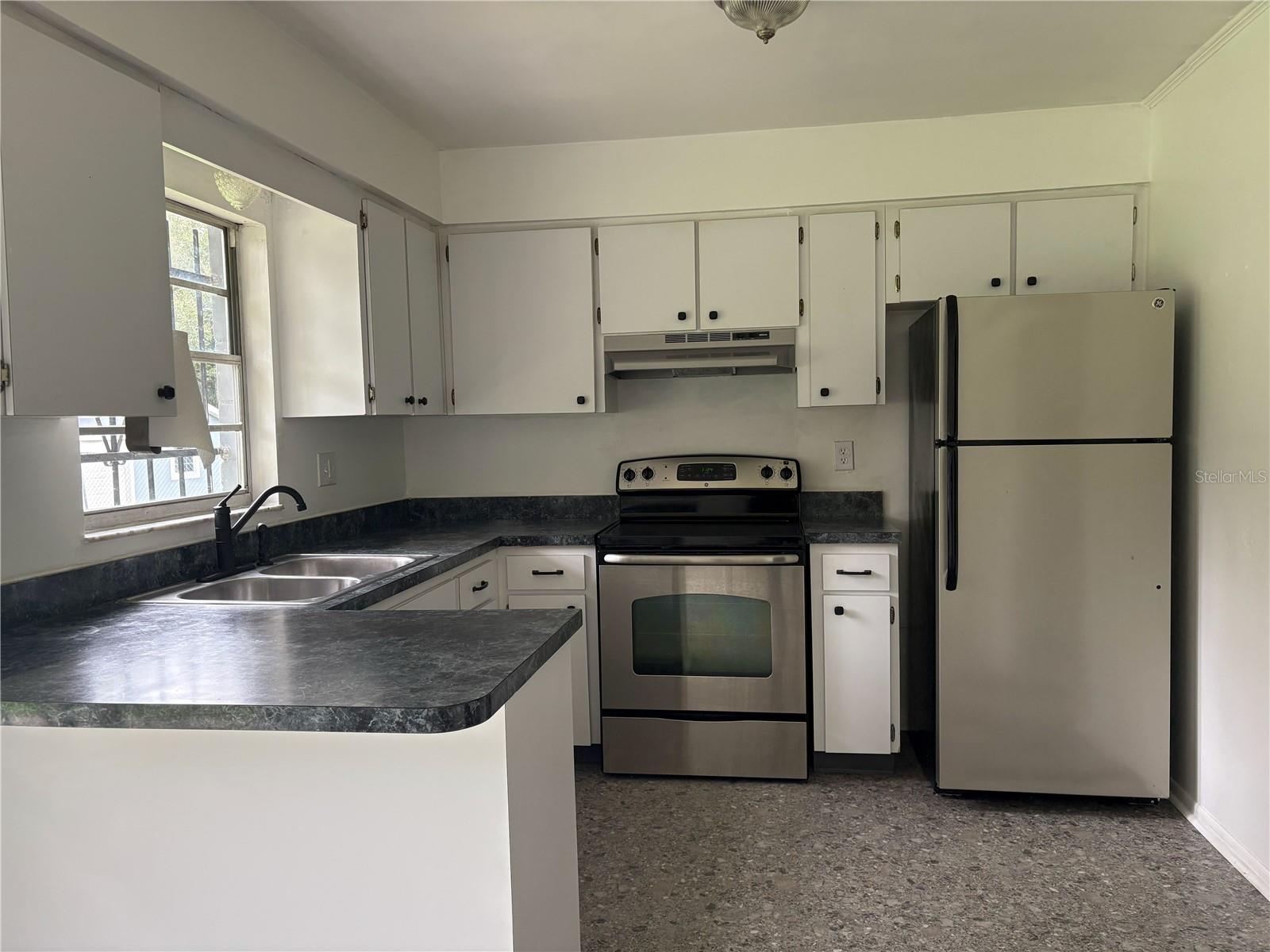 Image 3 of 9 For 38545 Patti Lane